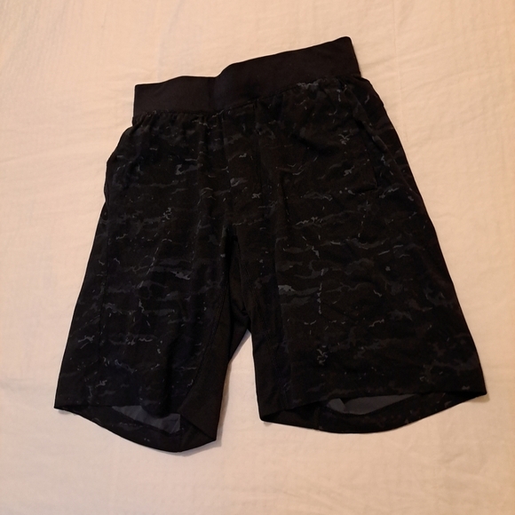Mens Lululemon Lined Compression Workout Running Shorts Size Small - Picture 1 of 7